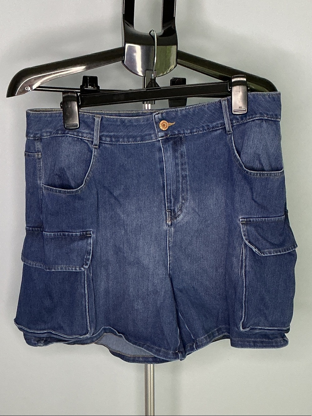 NWOT HALARA Blue Denim Cargo Shorts with Utility Pockets - Picture 2 of 8
